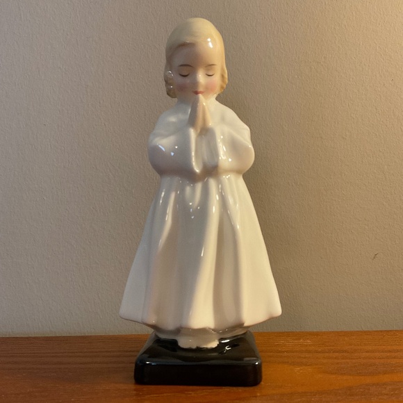 Vintage Royal Doulton Bedtime H.N. 1978 Bone China Figure - Picture 1 of 14